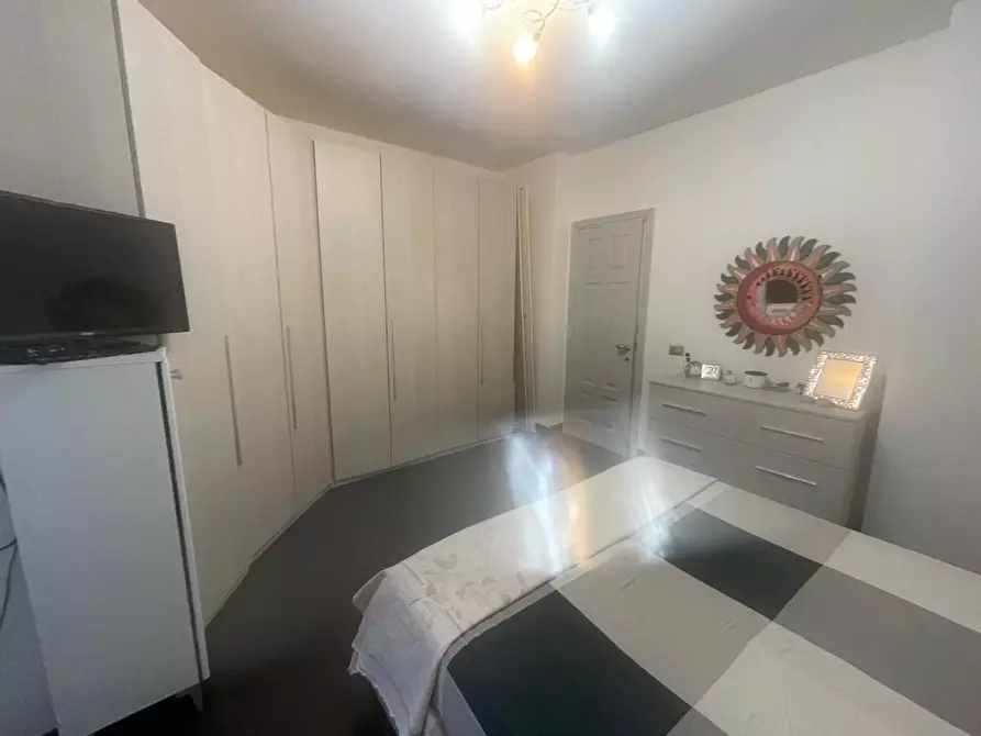 Immagine 17 di Mansarda in vendita  a Carrara