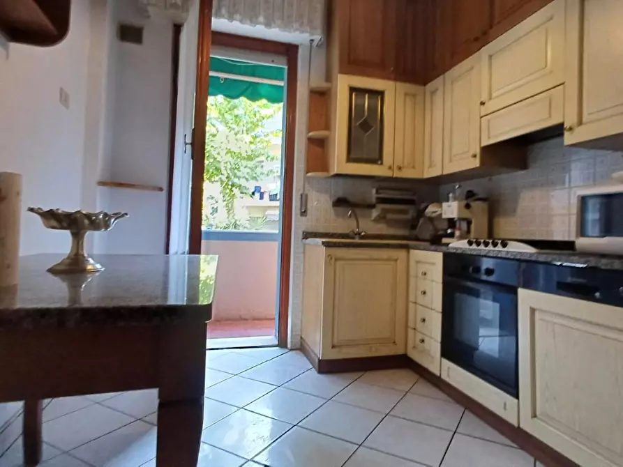 Immagine 2 di Appartamento in vendita  a Massa