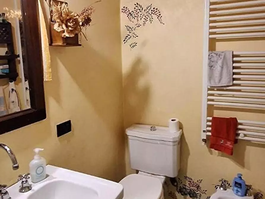 Immagine 7 di Terratetto in vendita  a Borgo A Mozzano