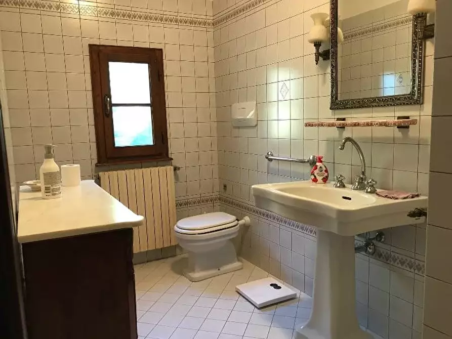 Immagine 18 di Casa colonica in vendita  a Castelfiorentino