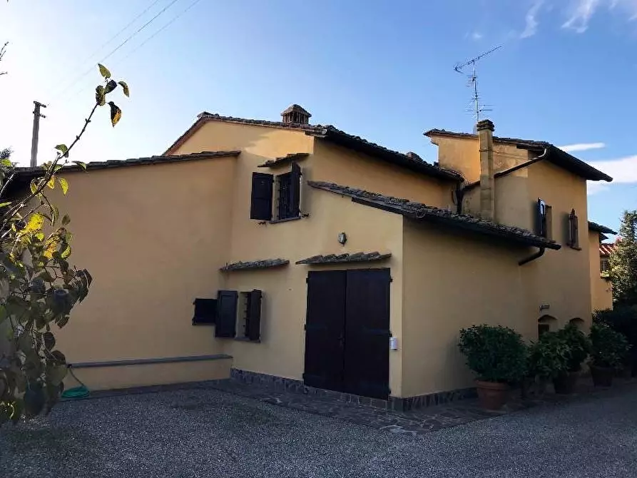 Immagine 4 di Casa colonica in vendita  a Castelfiorentino