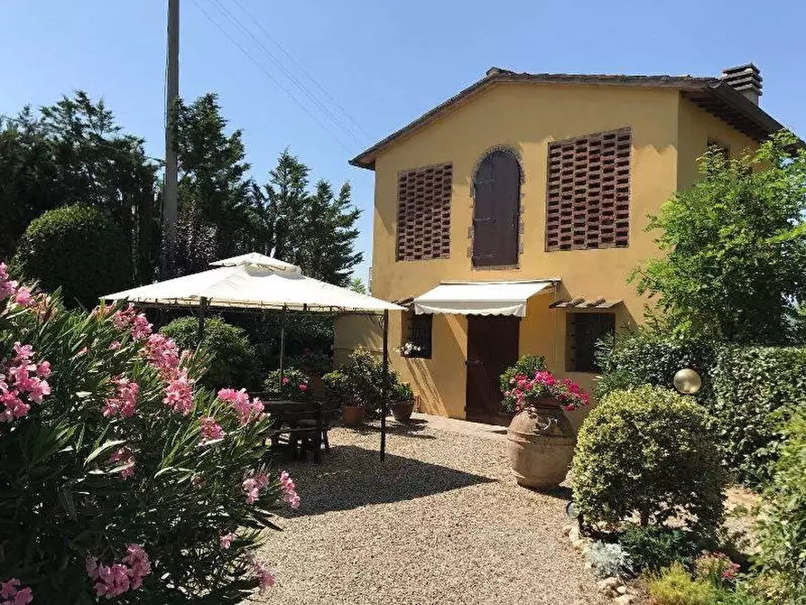 Immagine 6 di Casa colonica in vendita  a Castelfiorentino