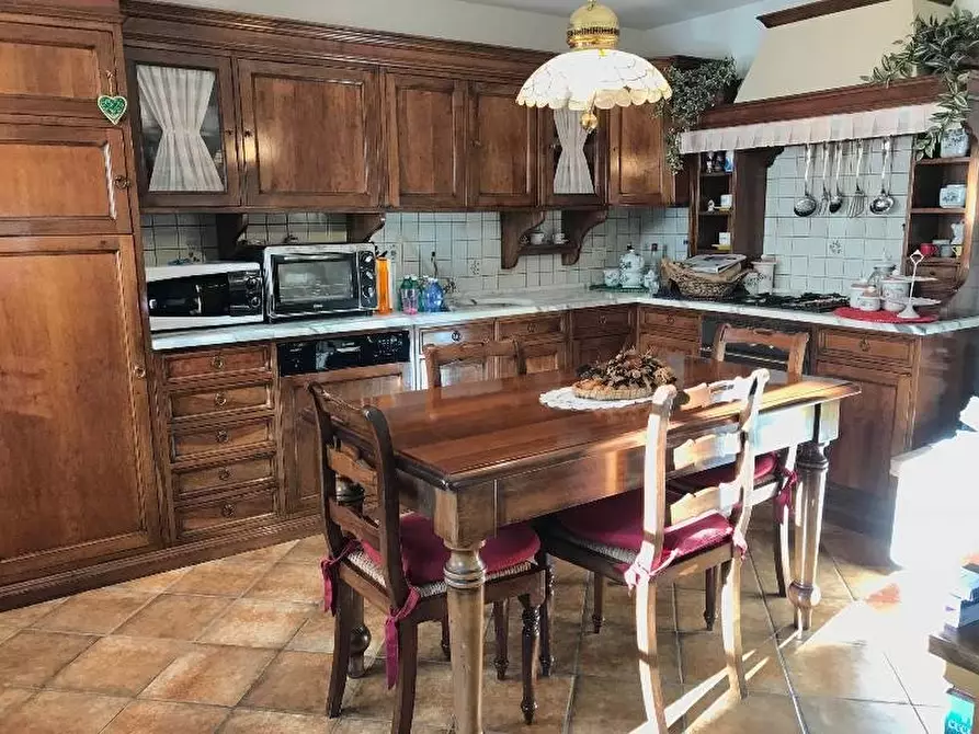 Immagine 9 di Casa colonica in vendita  a Castelfiorentino