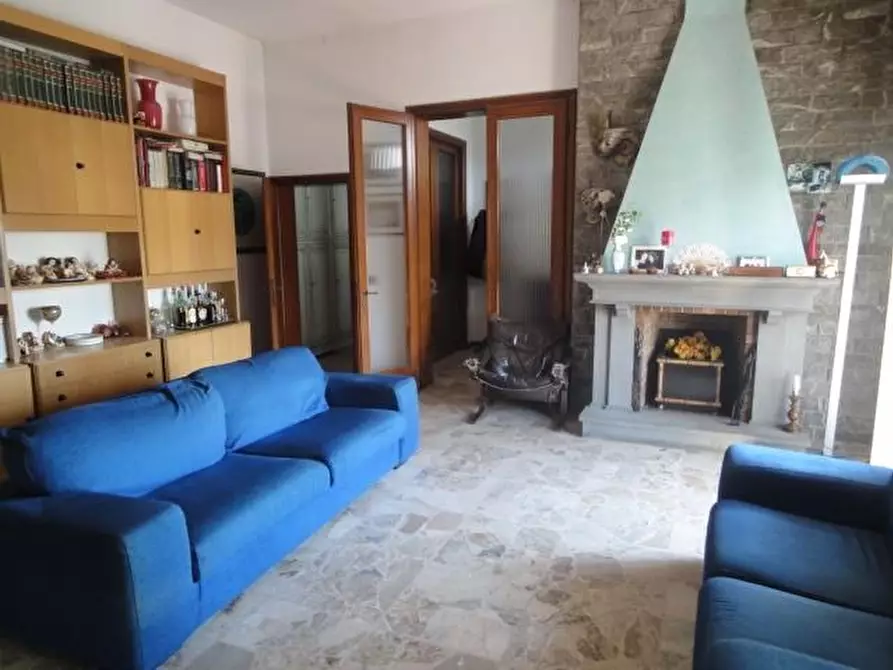 Immagine 1 di Casa indipendente in vendita  a Gambassi Terme