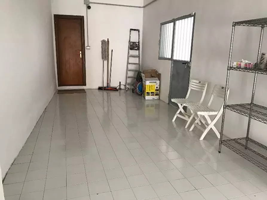 Immagine 4 di Locale commerciale in vendita  a Certaldo