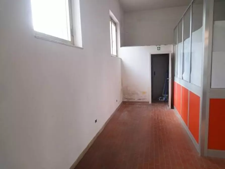 Immagine 5 di Negozio in vendita  a Certaldo