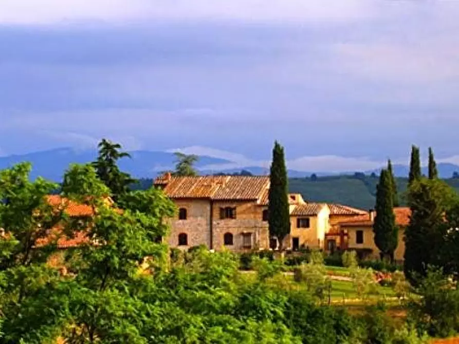 Immagine 2 di Casa colonica in vendita  a San Gimignano