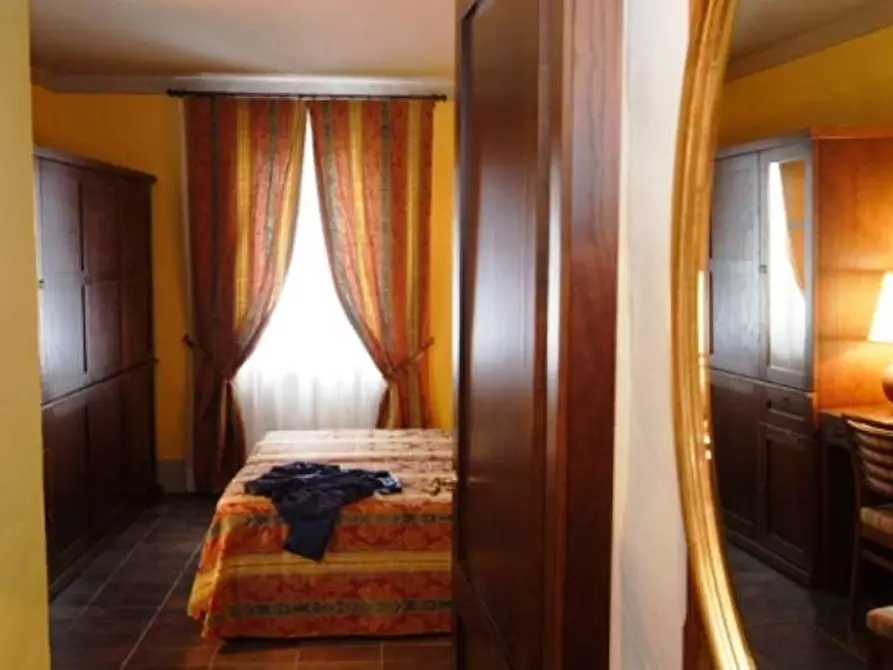 Immagine 5 di Casa colonica in vendita  a San Gimignano