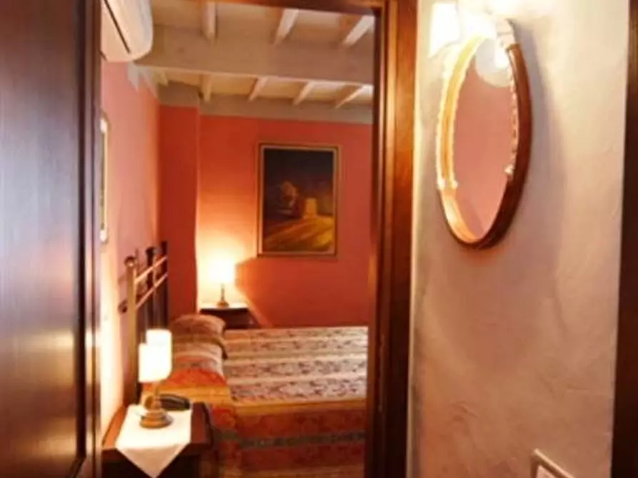 Immagine 13 di Casa colonica in vendita  a San Gimignano