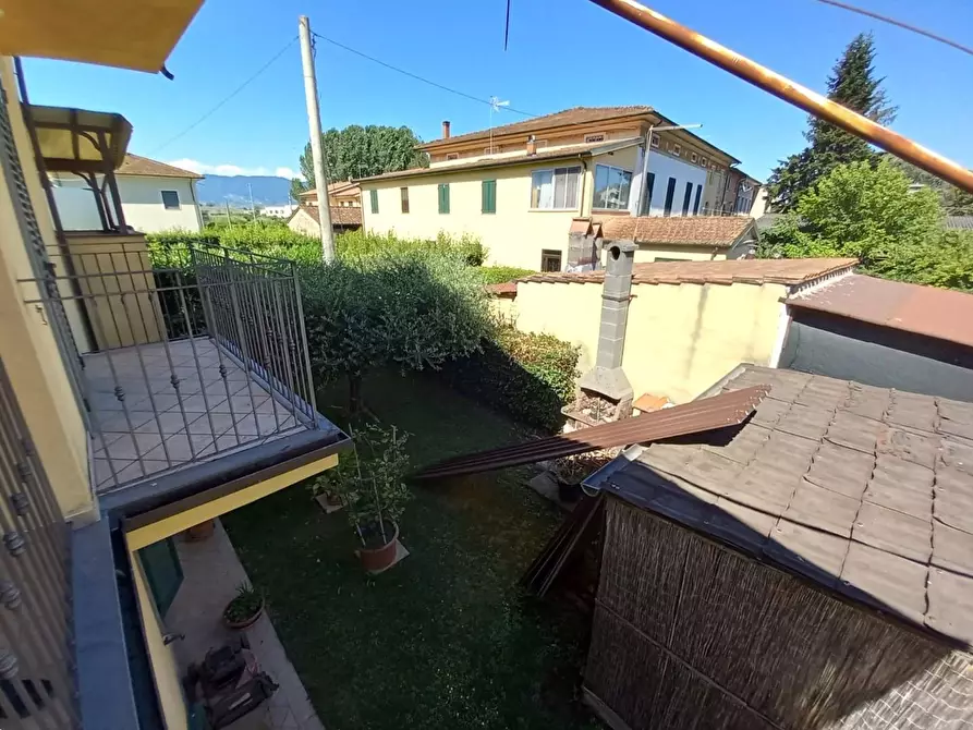 Immagine 37 di Villa in vendita  a Lucca