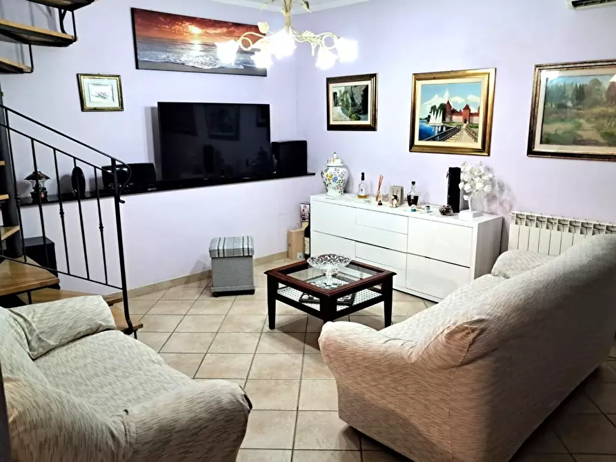 Immagine 8 di Villa in vendita  a Lucca