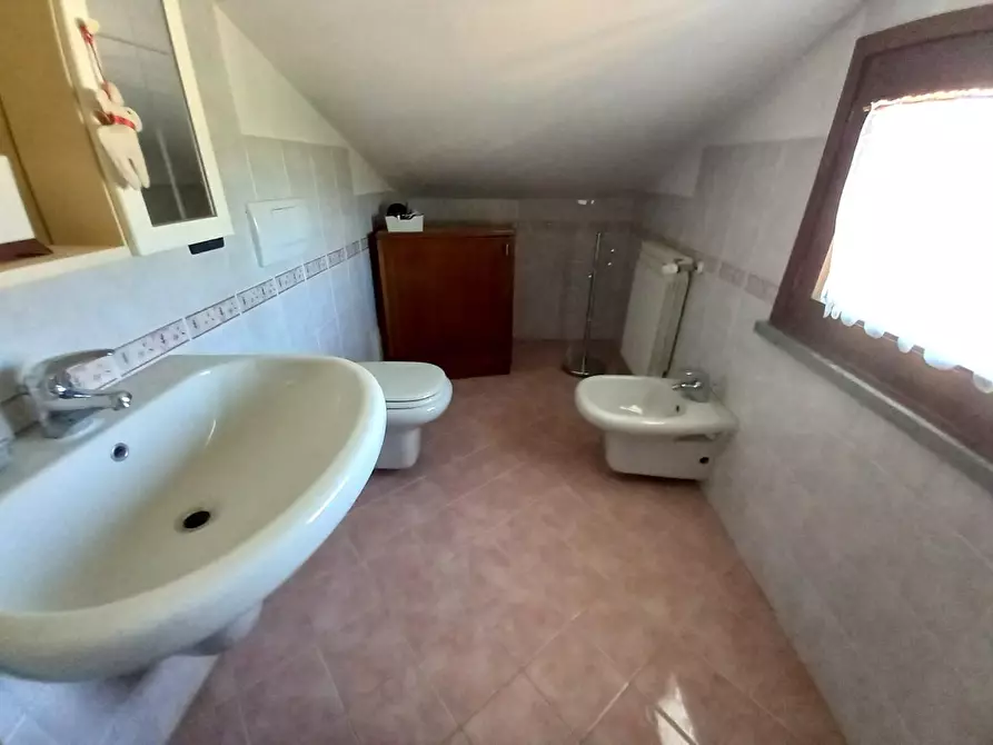 Immagine 26 di Villa in vendita  a Lucca