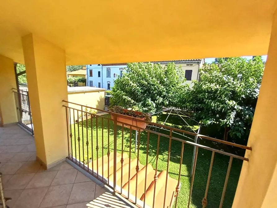 Immagine 38 di Villa in vendita  a Lucca