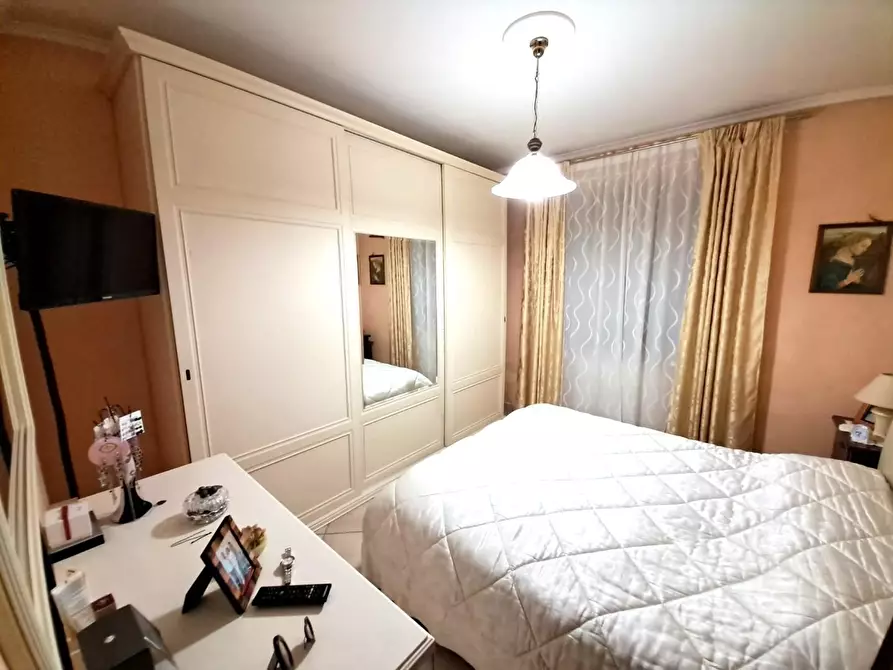 Immagine 15 di Villa in vendita  a Lucca