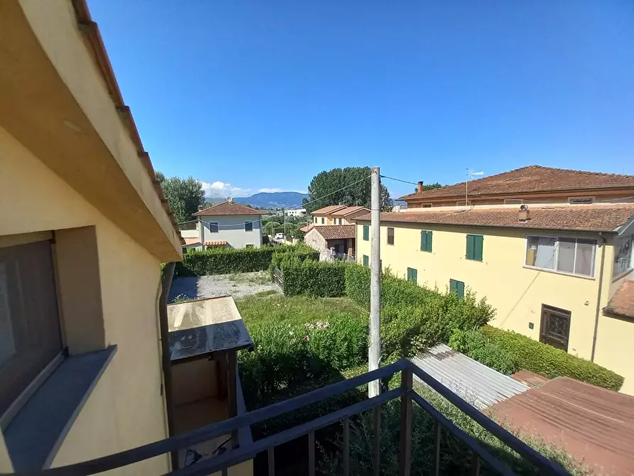 Immagine 22 di Villa in vendita  a Lucca