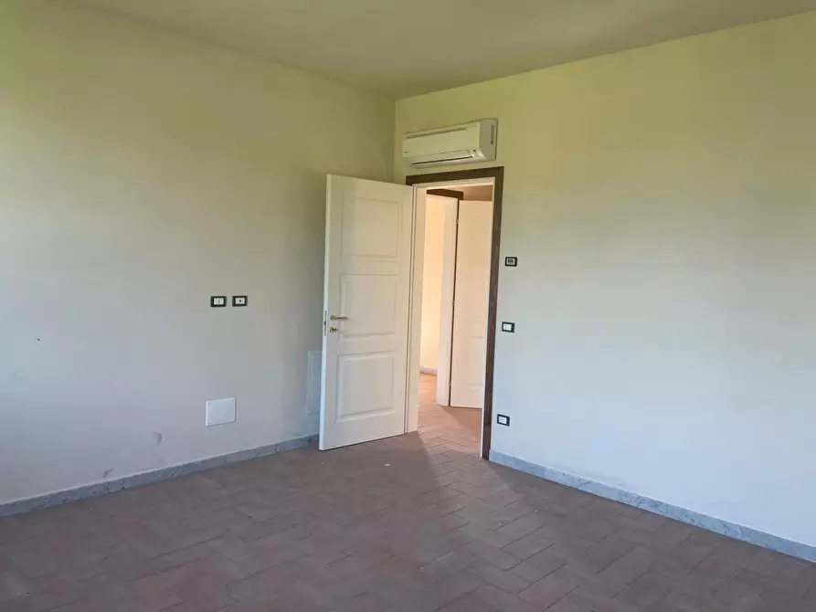 Immagine 33 di Villa in vendita  a Pietrasanta