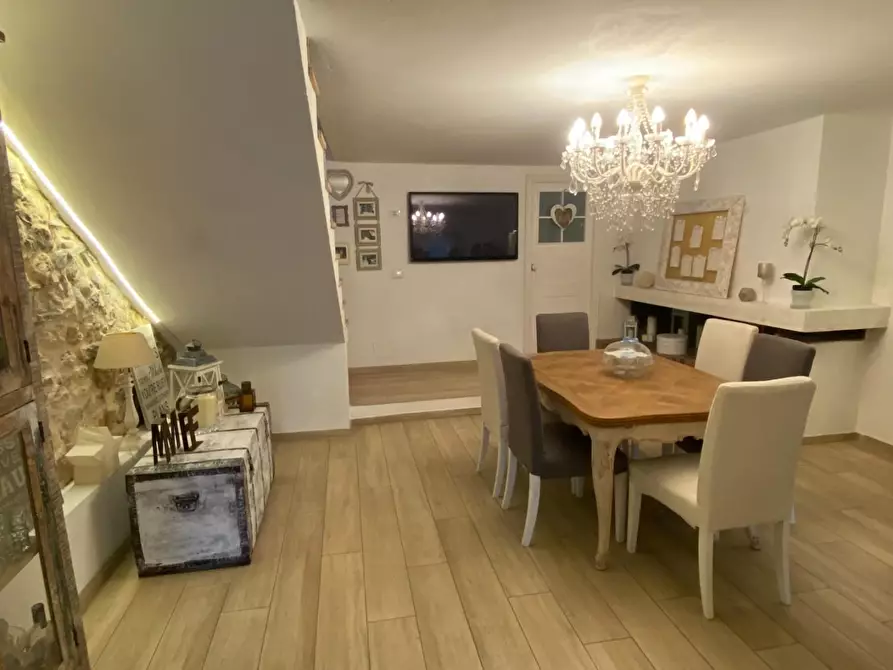 Immagine 5 di Porzione di casa in vendita  a Carrara