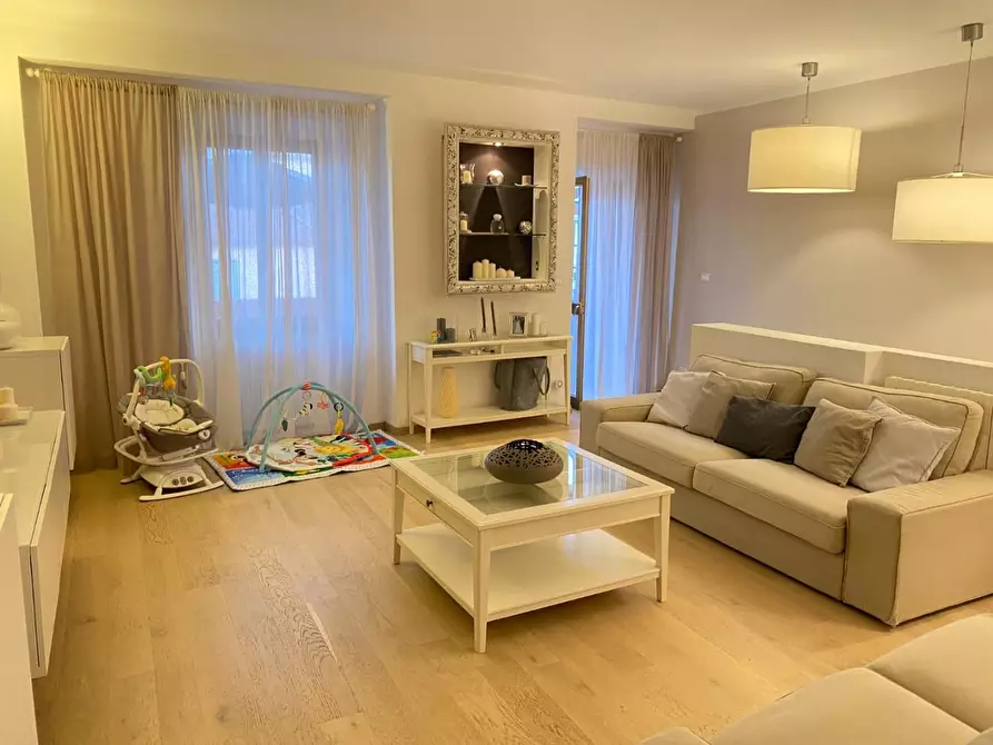 Immagine 37 di Porzione di casa in vendita  a Carrara