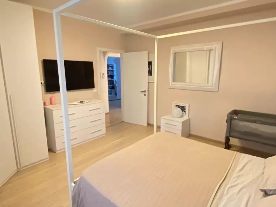 Immagine 46 di Porzione di casa in vendita  a Carrara