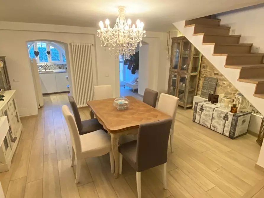 Immagine 15 di Porzione di casa in vendita  a Carrara