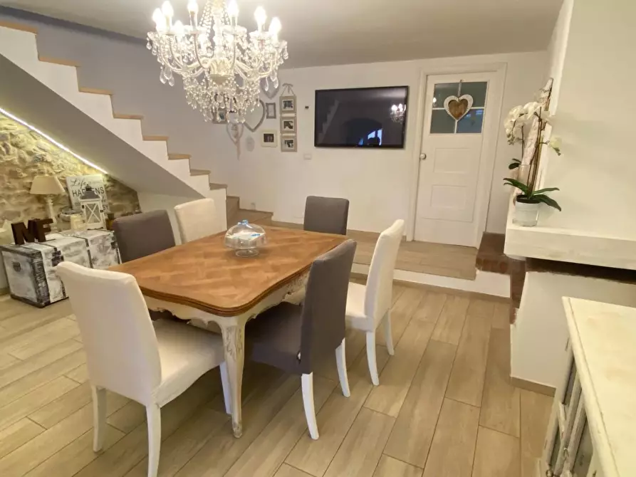 Immagine 16 di Porzione di casa in vendita  a Carrara