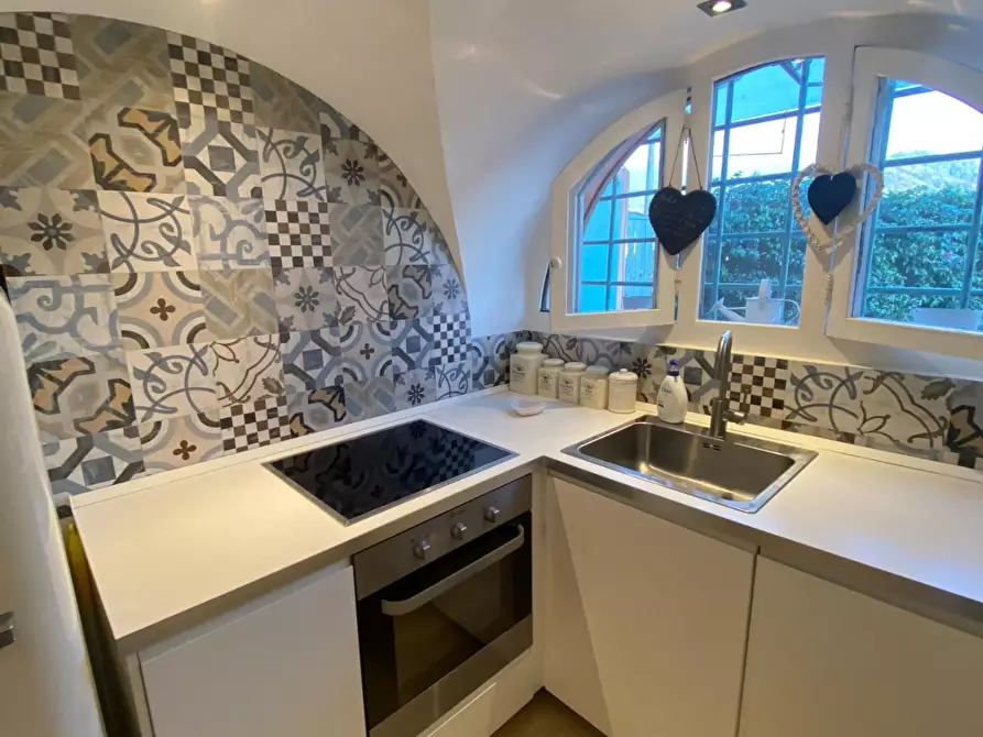 Immagine 21 di Porzione di casa in vendita  a Carrara