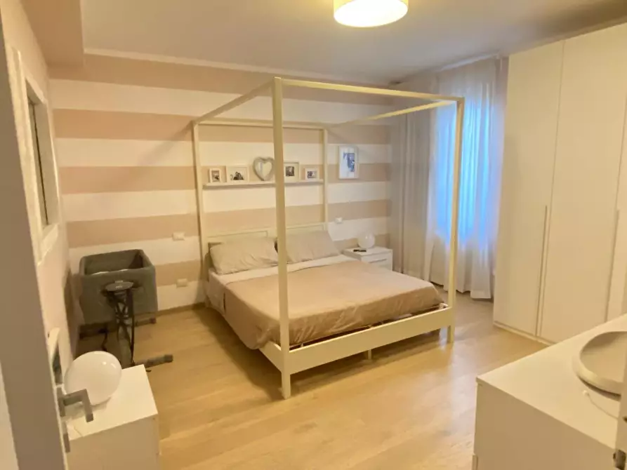 Immagine 47 di Porzione di casa in vendita  a Carrara