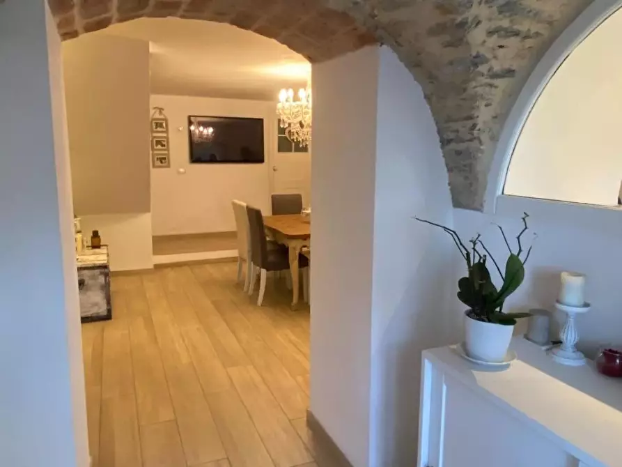 Immagine 9 di Porzione di casa in vendita  a Carrara