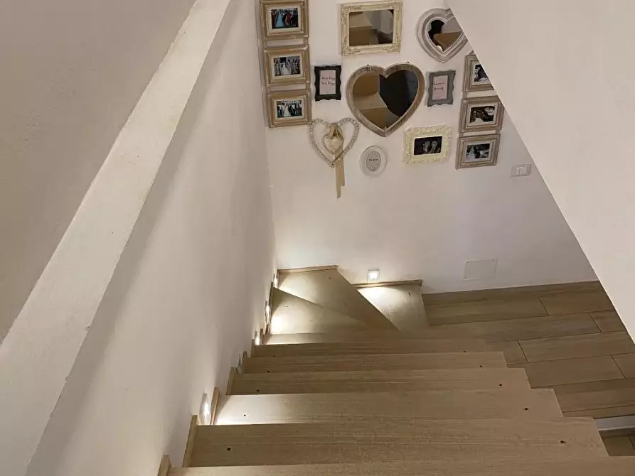 Immagine 31 di Porzione di casa in vendita  a Carrara