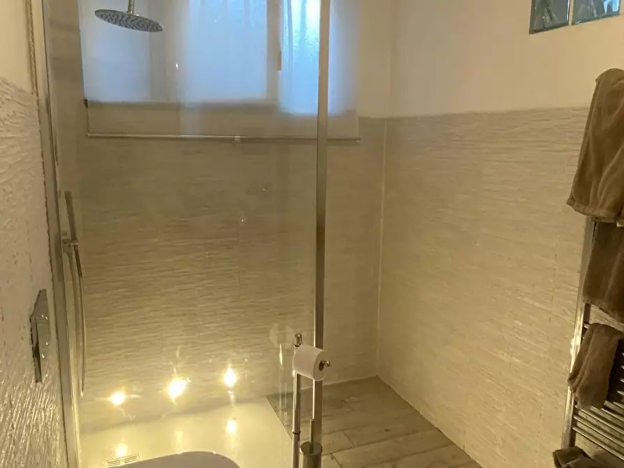 Immagine 44 di Porzione di casa in vendita  a Carrara