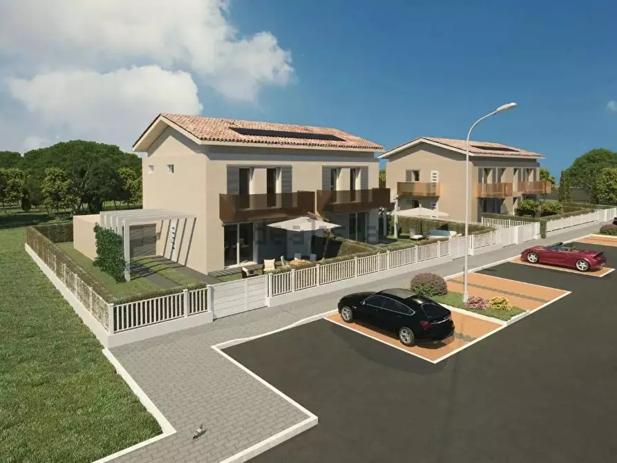 Immagine 1 di Casa bifamiliare in vendita  a Cascina