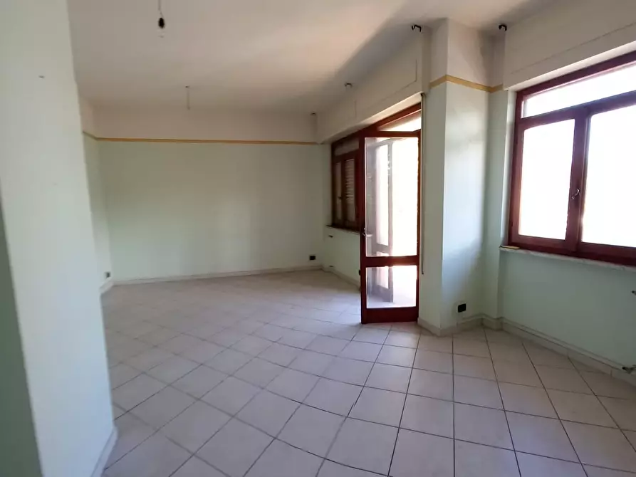 Immagine 2 di Appartamento in vendita  a Ortonovo