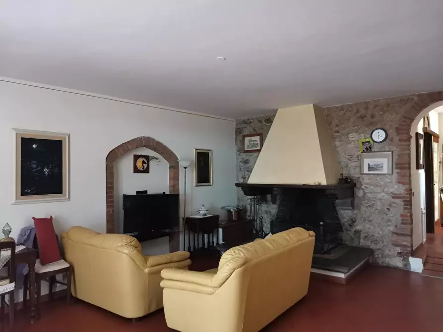 Immagine 10 di Casa colonica in vendita  a Colle Di Val D'elsa