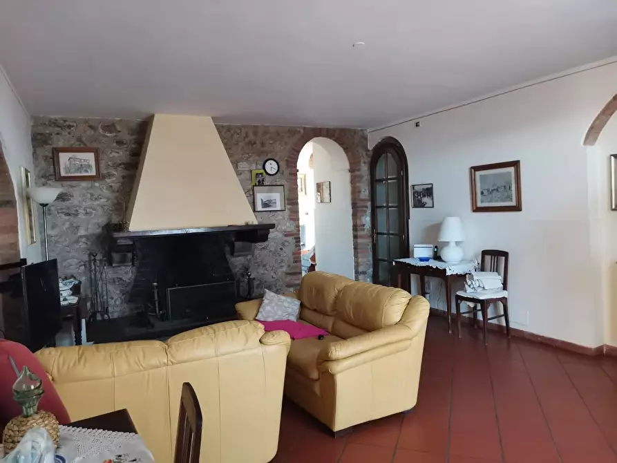 Immagine 9 di Casa colonica in vendita  a Colle Di Val D'elsa