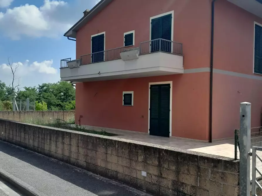 Immagine 1 di Villetta a schiera in vendita  a Montopoli In Val D'arno