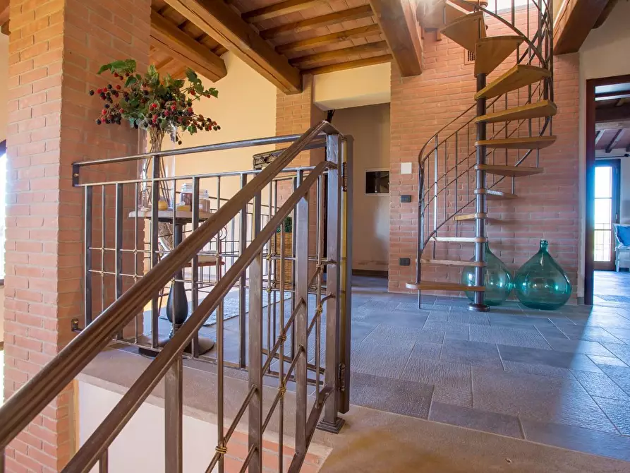 Immagine 10 di Villa in vendita  a Peccioli