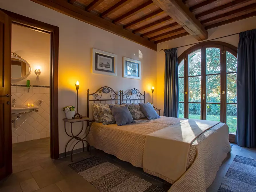 Immagine 5 di Villa in vendita  a Peccioli