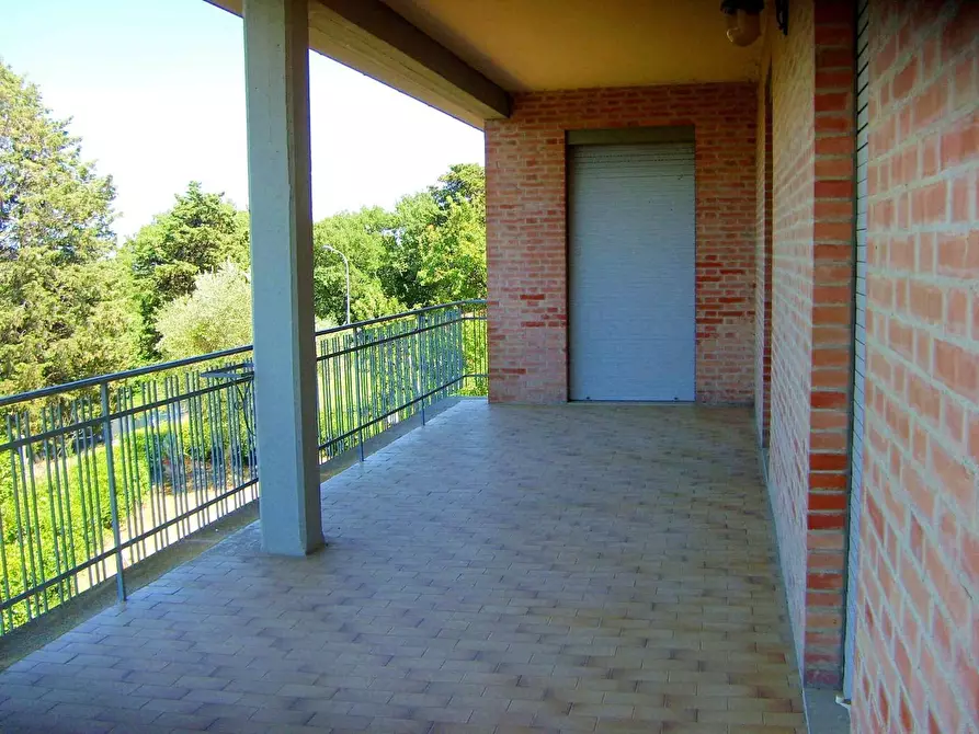 Immagine 3 di Villa in vendita  a Lajatico