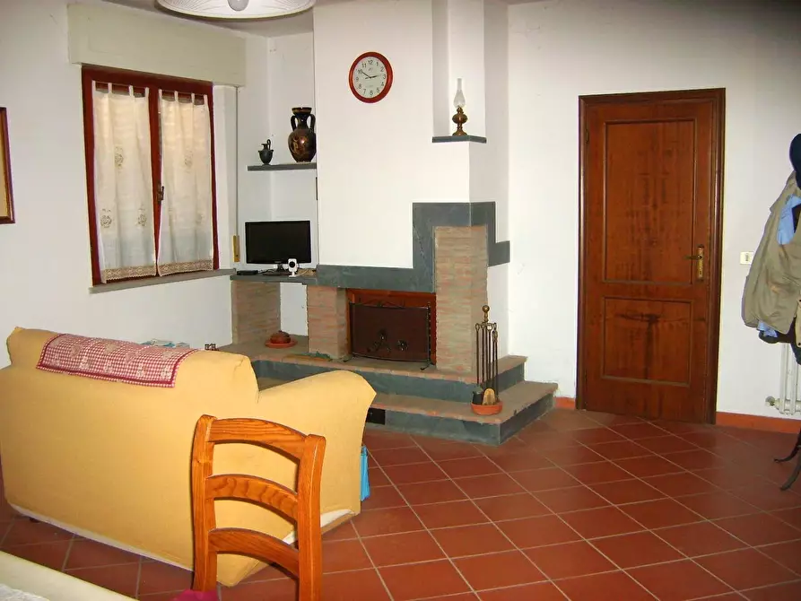 Immagine 8 di Villa in vendita  a Lajatico