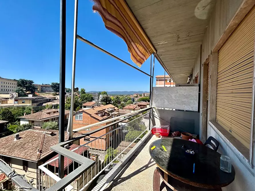 Immagine 10 di Appartamento in vendita  a Siena