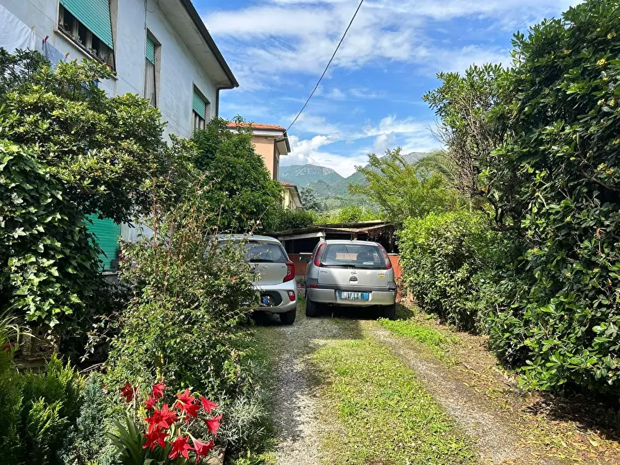 Immagine 1 di Casa indipendente in vendita  a Camaiore