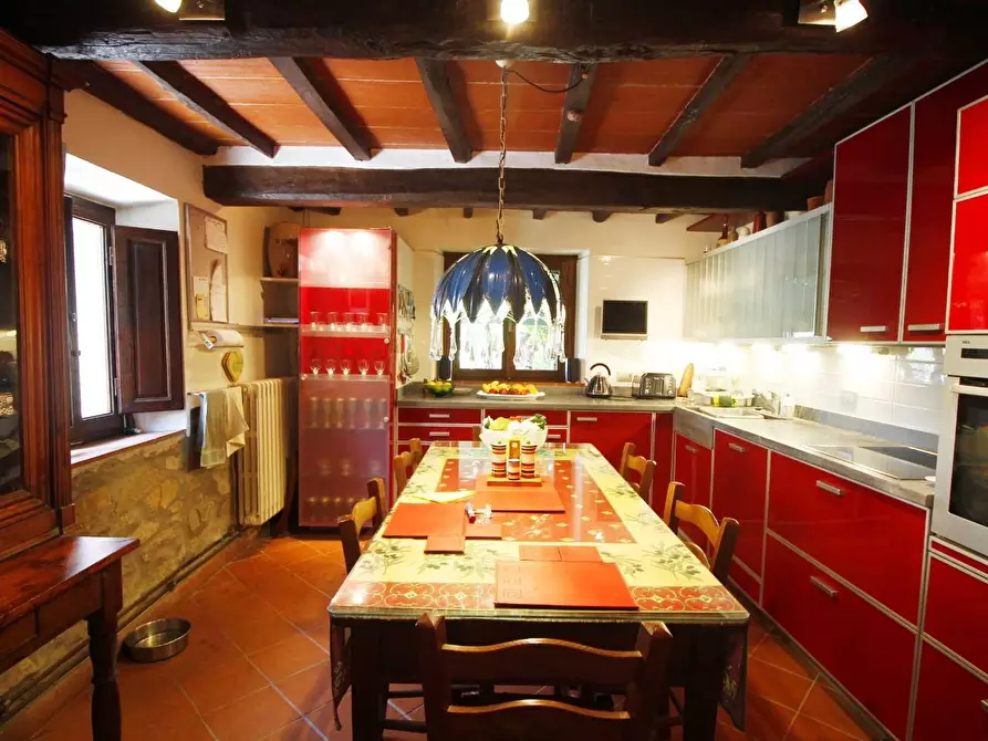 Immagine 10 di Casa colonica in vendita  a Montecatini Terme