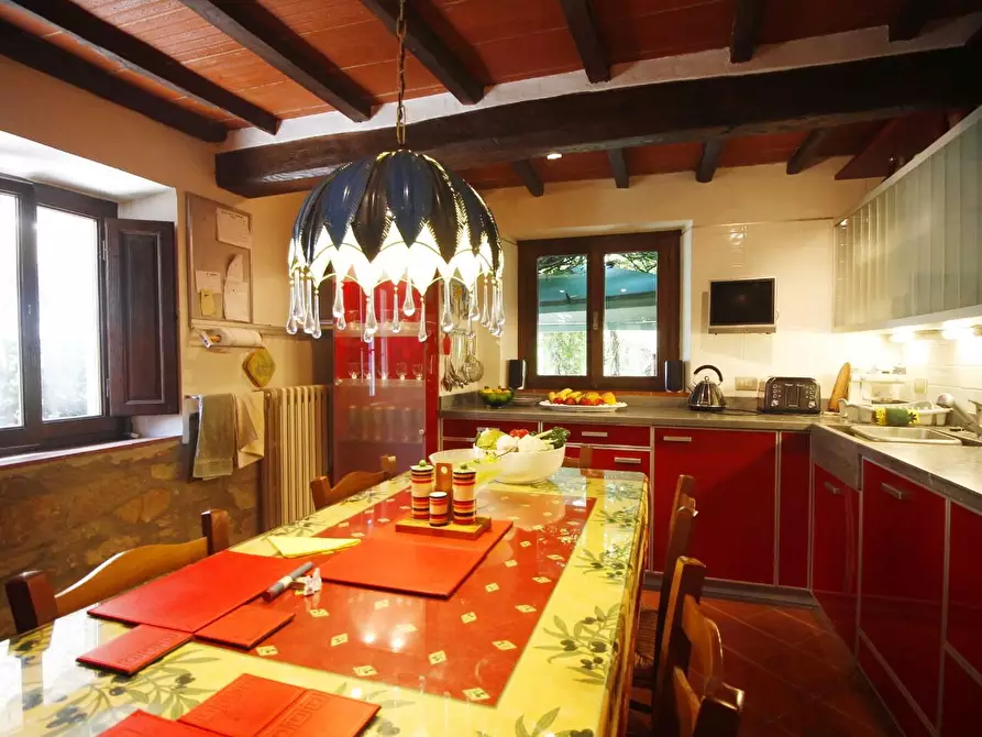 Immagine 12 di Casa colonica in vendita  a Montecatini Terme