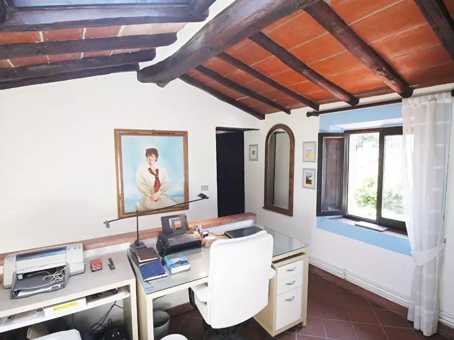 Immagine 20 di Casa colonica in vendita  a Montecatini Terme