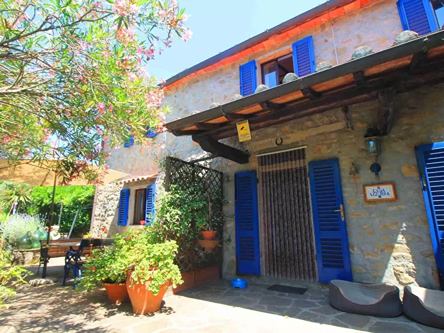 Immagine 36 di Casa colonica in vendita  a Montecatini Terme