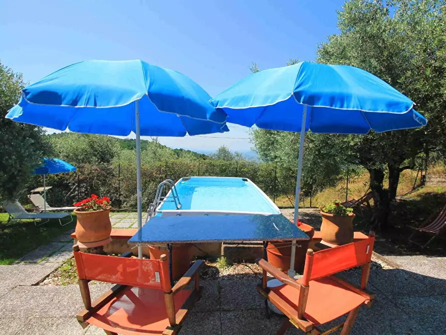 Immagine 4 di Casa colonica in vendita  a Montecatini Terme