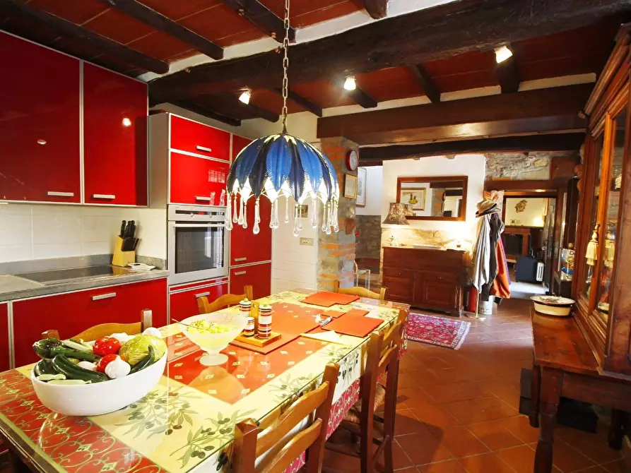 Immagine 14 di Casa colonica in vendita  a Montecatini Terme