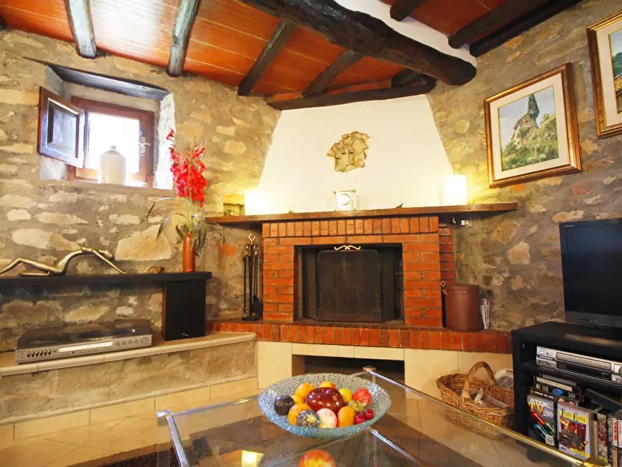 Immagine 9 di Casa colonica in vendita  a Montecatini Terme