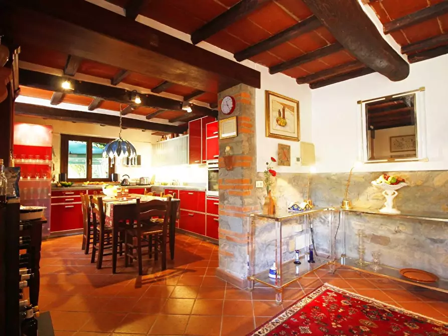 Immagine 16 di Casa colonica in vendita  a Montecatini Terme