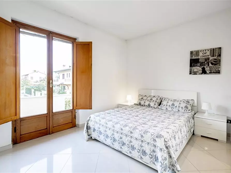 Immagine 15 di Casa bifamiliare in vendita  a Montignoso